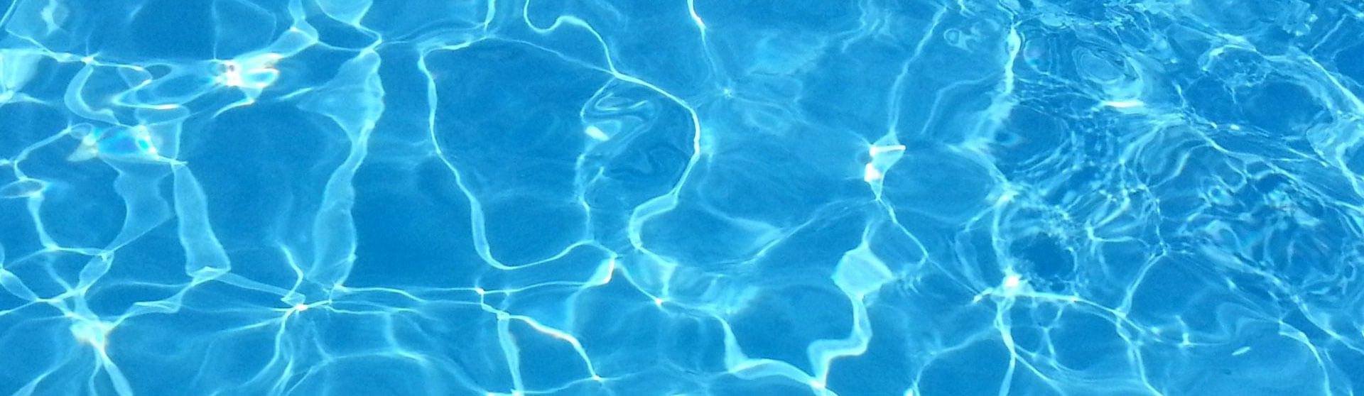 Wasser im Swimmingpool.